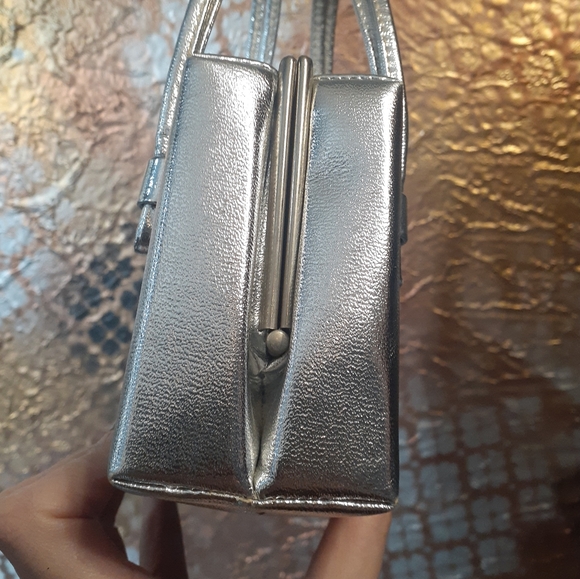 Vintage 1960s Leather And Satin Metallic Silver Bix Bag - Picture 10 of 16